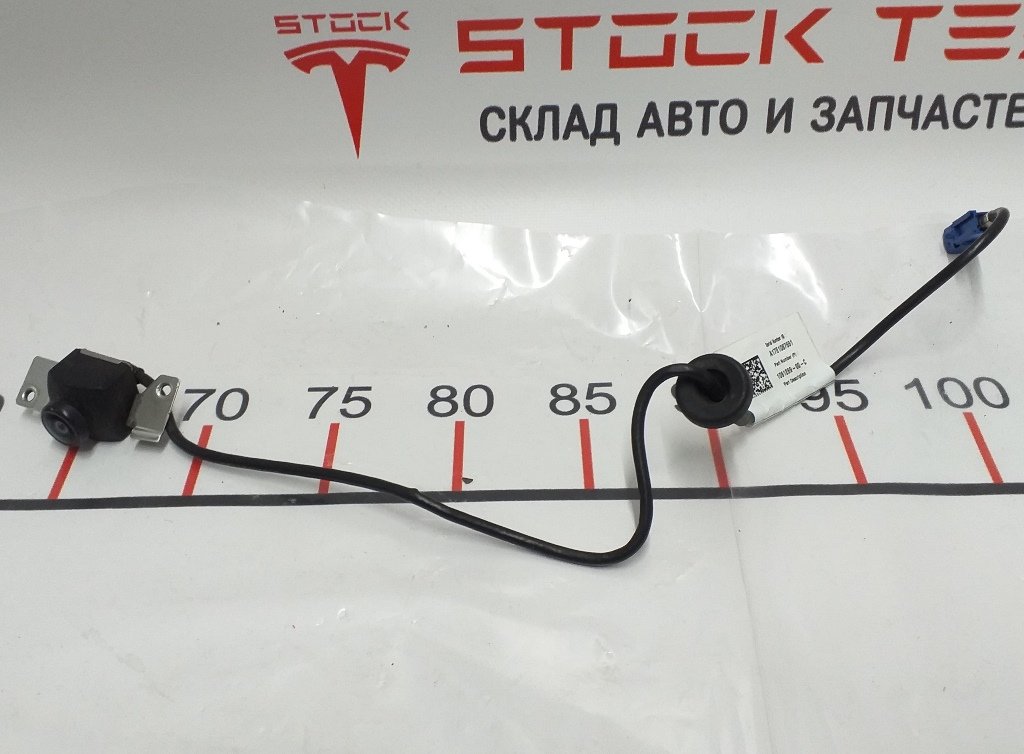 1 1061269-00-C Ryggekamera for Tesla Model S. Elbil. Et element av avansert førerassistentteknologi, og også en viktig komponent i autopilotsystemet. Et ryggekamera lar eieren av et elektrisk kjøretøy overvåke situasjonen bak bilen. Enheten er designet fo